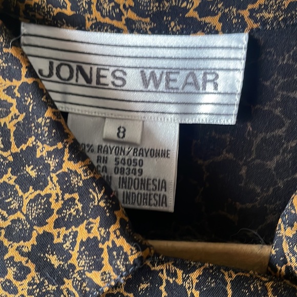 Vintage rayon brown black floral printed double breasted button blouse - Picture 3 of 8